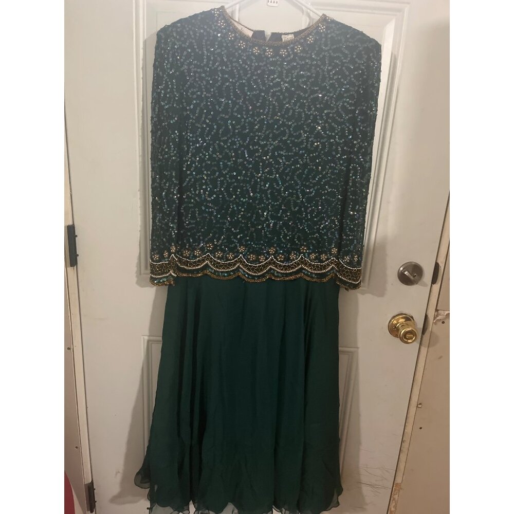 Laurence Kazar New York long sleeved sequined and beaded silk maxi gown size M